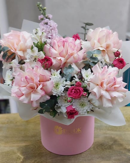 Розовое очарование в шляпной коробке с доставкой по Алматы