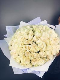 Bouquet of white roses Elegance