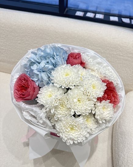 Букет из гортензии, роз и хризантем с доставкой по Астане