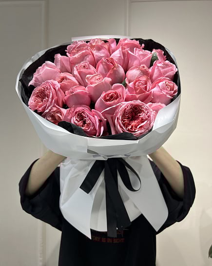 Букет из розовых пионовидных роз с доставкой по Астане