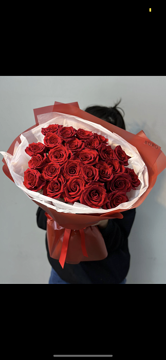 Bouquet of 25 red Dutch roses