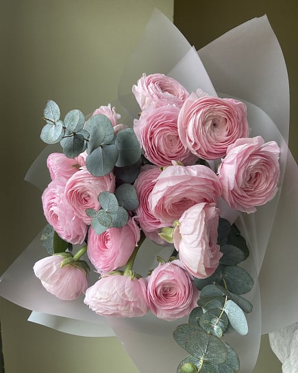 Розовое очарование ранункулюсов с доставкой по Астане