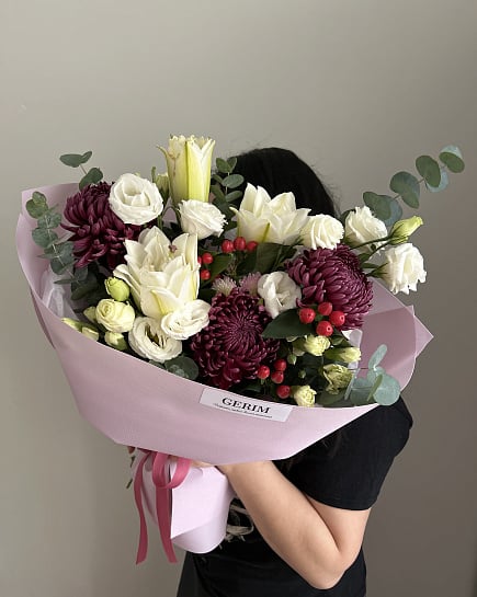 Большой асимметричный букет лилий и хризантем with delivery to Astana