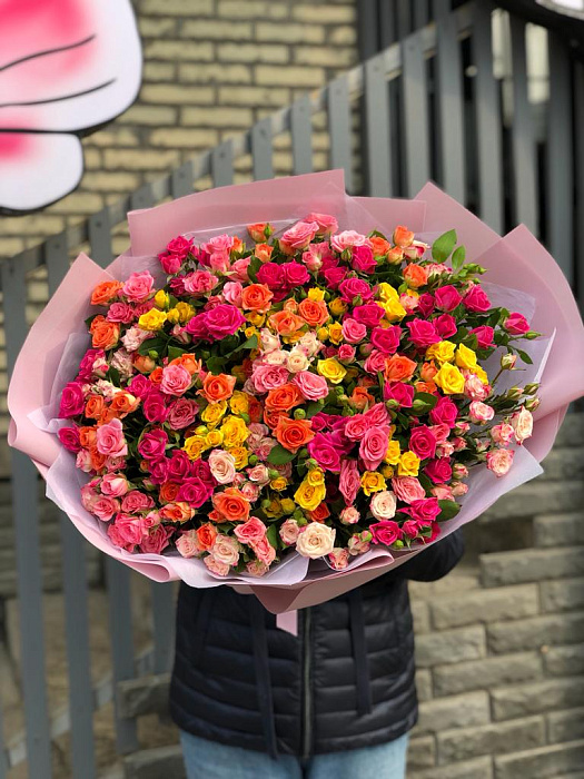 Bouquet of bush roses