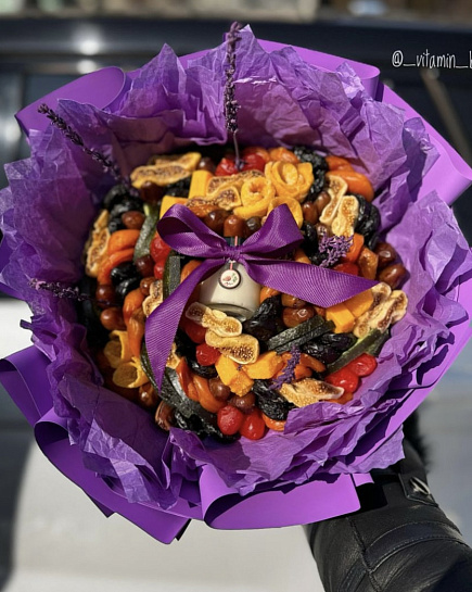 Dried fruit bouquet with honey with delivery to Astana