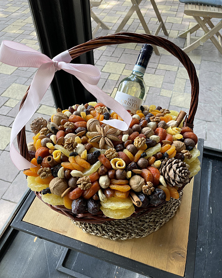 Basket with nuts and dried fruits M with delivery to Almaty