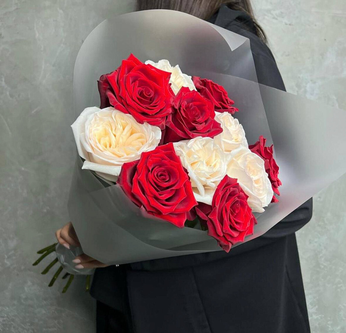 Bouquet of 11 red roses