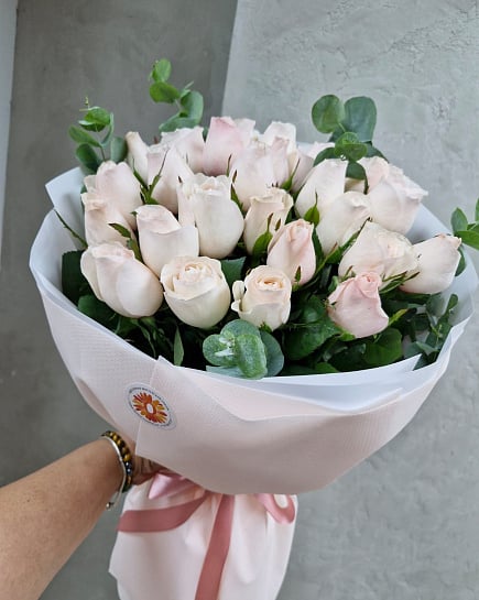Классические розы в пастельных тонах with delivery to Almaty