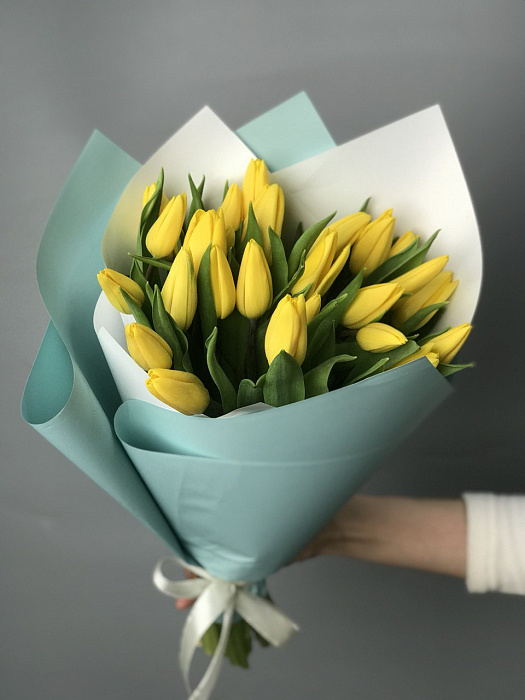 Bouquet of yellow tulips 25 pcs