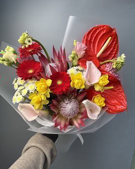 Яркий микс с протеей и антуриумом с доставкой по Астане