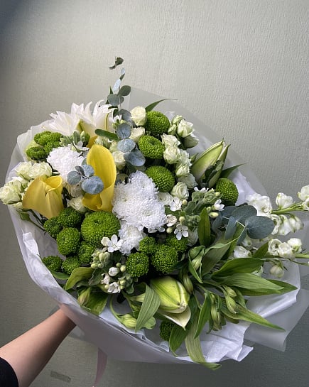 Солнечный акцент с каллами и хризантемами with delivery to Astana