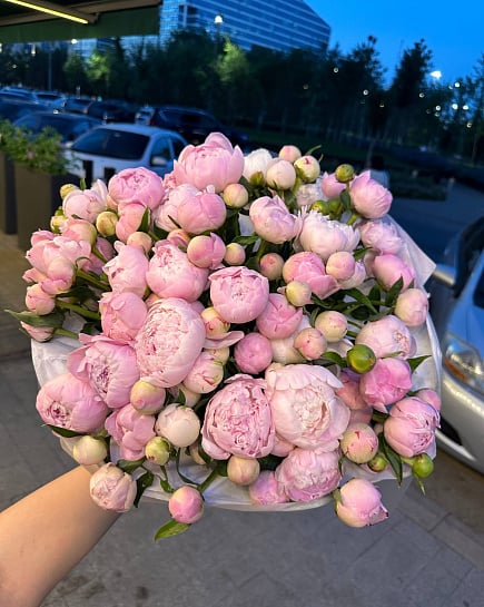 Розовое облако из пионов с доставкой по Астане