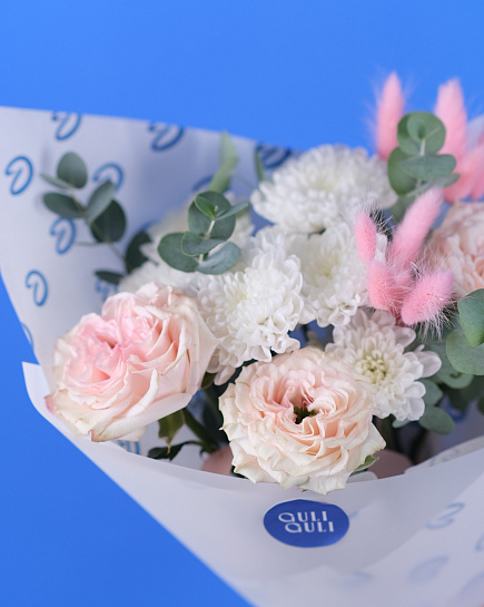 Bouquet “Compliment 3” with delivery to Astana