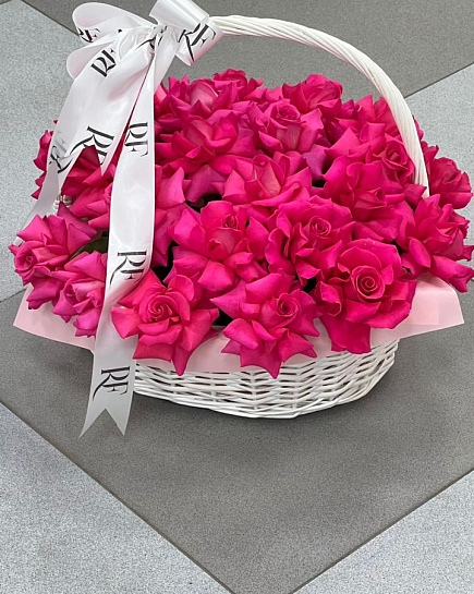 Basket of roses 