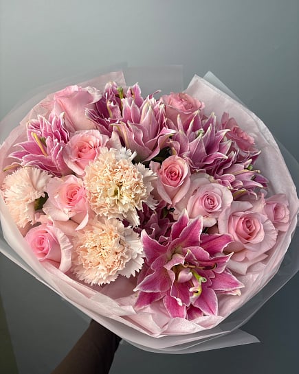 Розовое очарование с лилиями и розами с доставкой по Астане