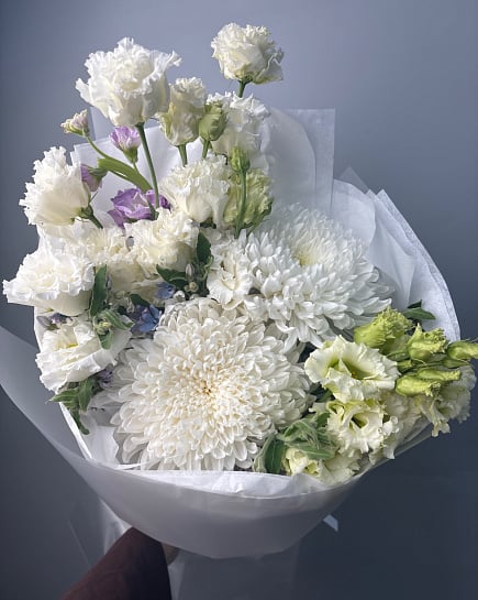 Белоснежная элегантность с хризантемами с доставкой по Астане