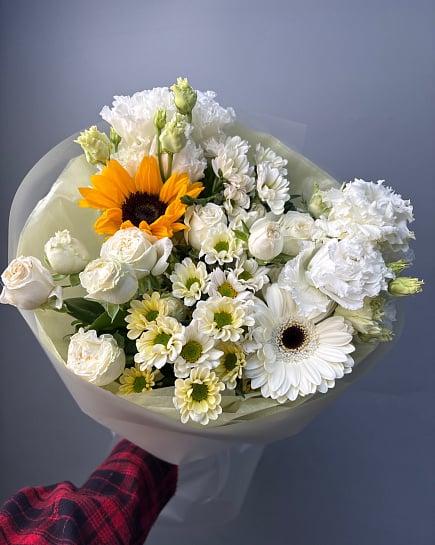 Солнечный акцент с подсолнухом и хризантемами с доставкой по Астане