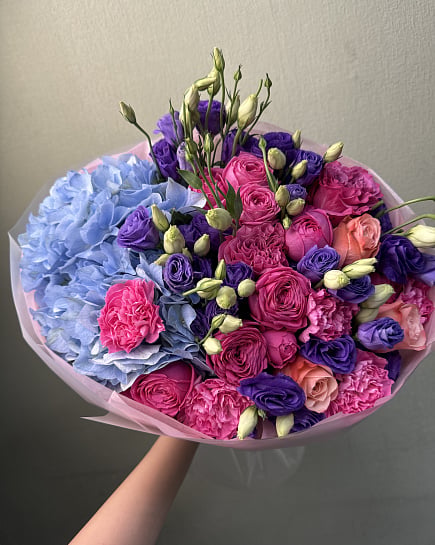 Яркий микс из гортензии и пионовидных роз with delivery to Astana