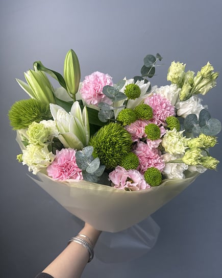 Зефирная нежность с лилиями и эустомой с доставкой по Астане