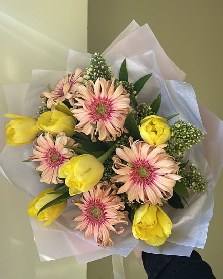 Весенний микс из гербер и тюльпанов с доставкой по Астане