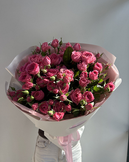 Букет из розовых кустовых роз with delivery to Astana