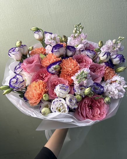 Кораллово-розовый микс с пионовидными розами with delivery to Astana