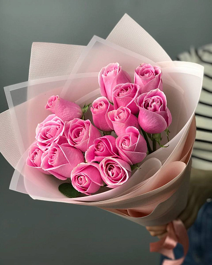 Bouquet of 15 roses (to the florist's taste) with delivery to Almaty