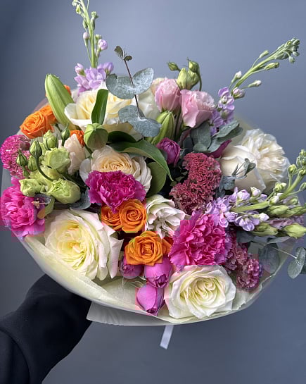 Яркий микс из роз и эустомы с доставкой по Астане