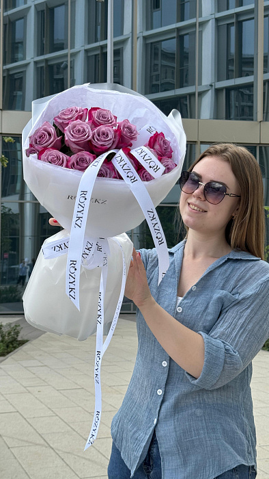 Bouquet of 15 lilac roses