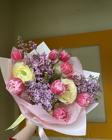 Весенний букет с пионовидными тюльпанами и сиренью с доставкой по Астане