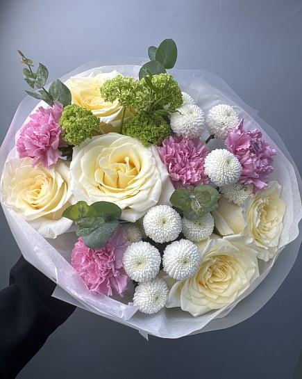 Пастельный микс с розами и хризантемами с доставкой по Астане
