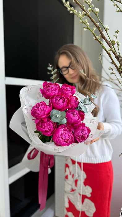 Моно букет Пионы Sarah Red - купить в Астане с доставкой