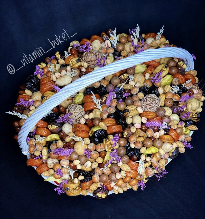 Large dried fruit basket