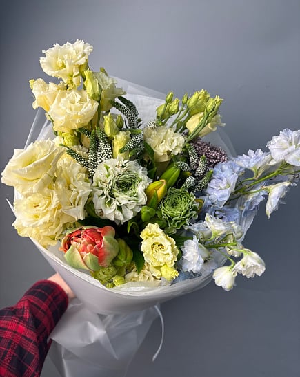 Весенний букет с ранункулюсом и эустомой с доставкой по Астане