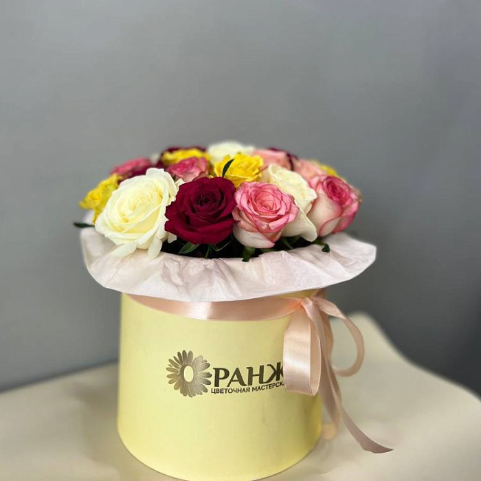 Bouquet of 25 mix roses in a box in Almaty