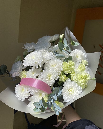 Белоснежная чистота с хризантемами с доставкой по Астане