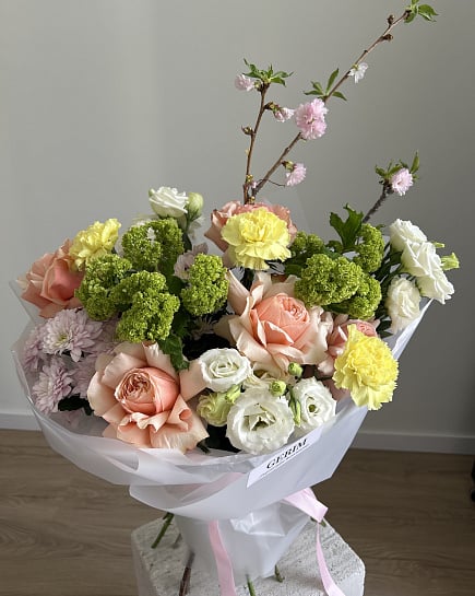 Весенняя палитра с пионовидными розами с доставкой по Астане