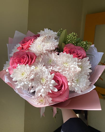 Розовое очарование с хризантемами с доставкой по Астане