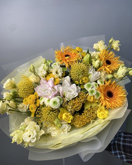 Солнечный букет с герберами и краспедией с доставкой по Астане