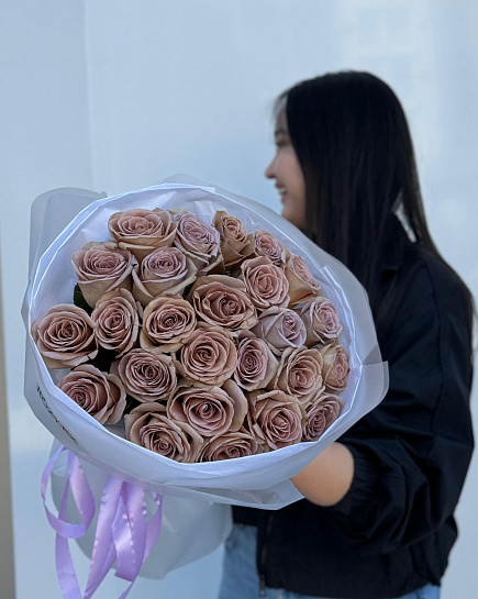 Букет из 25 роз оттенка Парижского неба  с доставкой по Астане