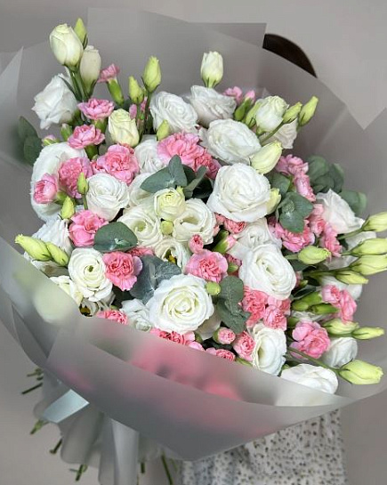 Bouquet Muse of lisianthus and spray carnations with delivery to Almaty