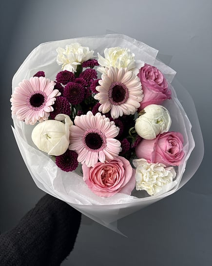 Нежный букет с розовыми розами и герберами с доставкой по Астане
