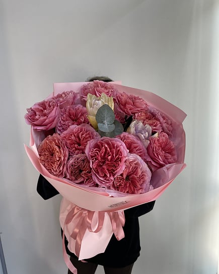 Розовое очарование с пионовидными розами с доставкой по Астане