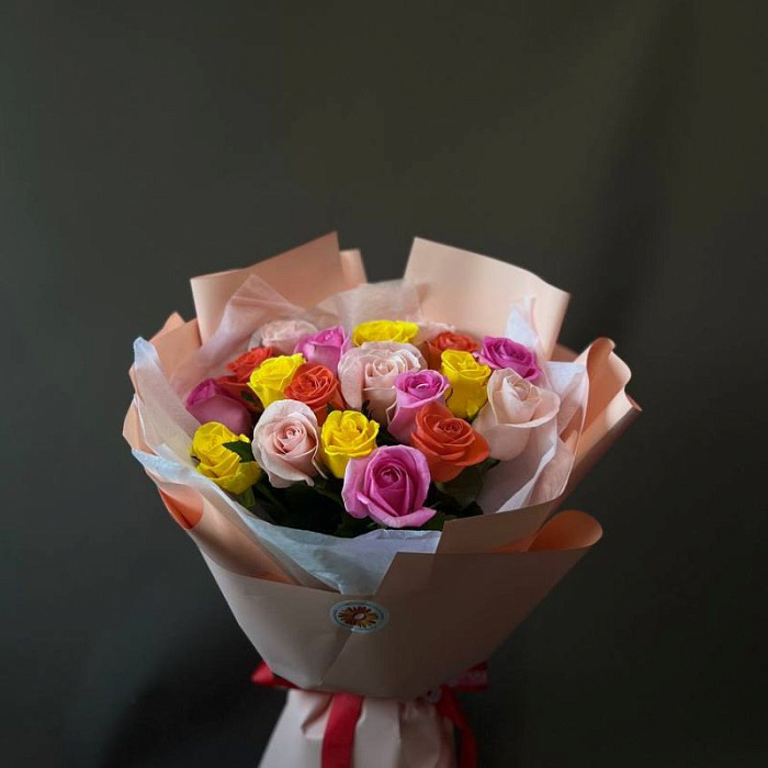 Bouquet of 19 roses mix