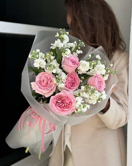 Дуо букет с ароматной матиолой и пионовидной розой с доставкой по Астане