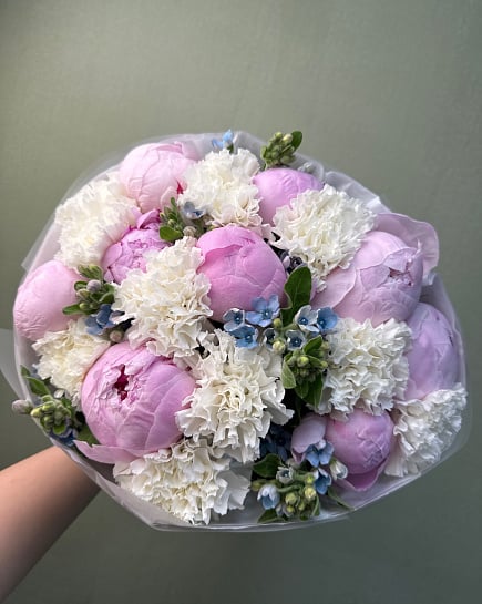 Пионовое облако с гвоздиками with delivery to Astana