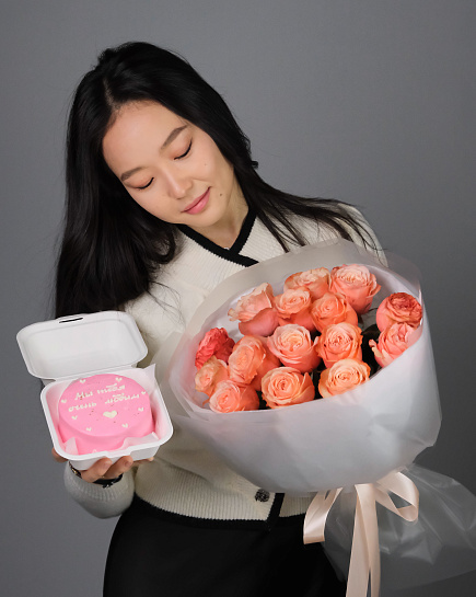 Букет из 15 роз и Бенто торт с доставкой по Алматы