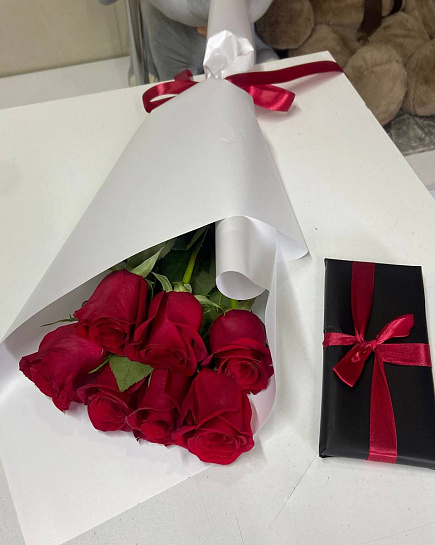 Bouquet of Bouquet of 7 roses with Kazakh chocolate. flowers delivered to Uralsk