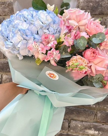 Bouquet with Blue Hydrangea and Dutch Roses with delivery to Almaty