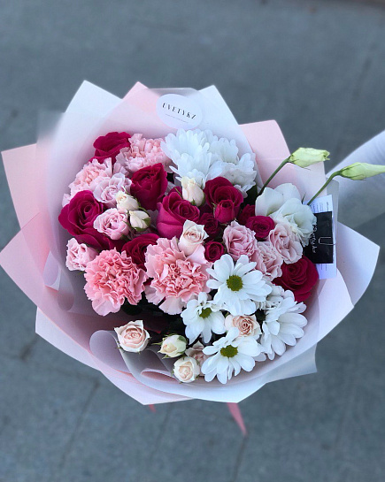 Сборный букет цветов "Emily" с доставкой по Кокшетау